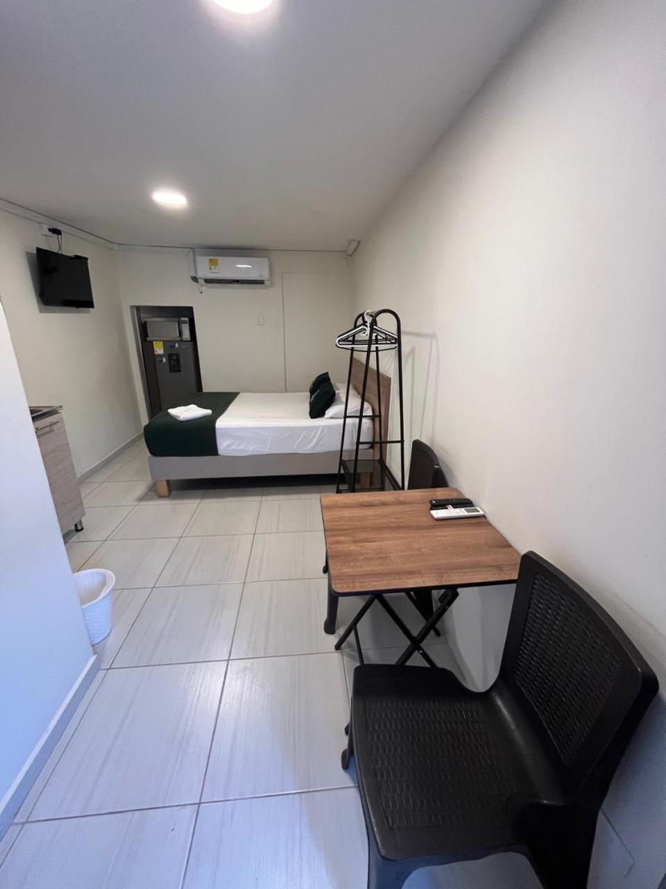 Casa Hotel Flor Del Valle กาลี ภายนอก รูปภาพ
